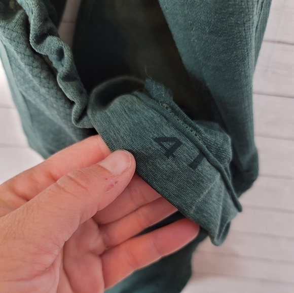 Lululemon In The Flow Crop ll Heathered Forest Green Capri Leggings, sz 4 - Picture 11 of 15